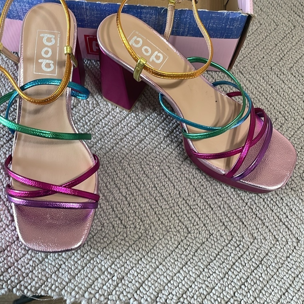 NEW -POP Strappy Sandals